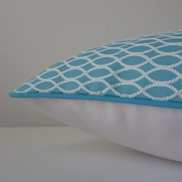 Blue & White, indoor/outdoor Pillow Cover 18" x 18" - Picture 1 of 6